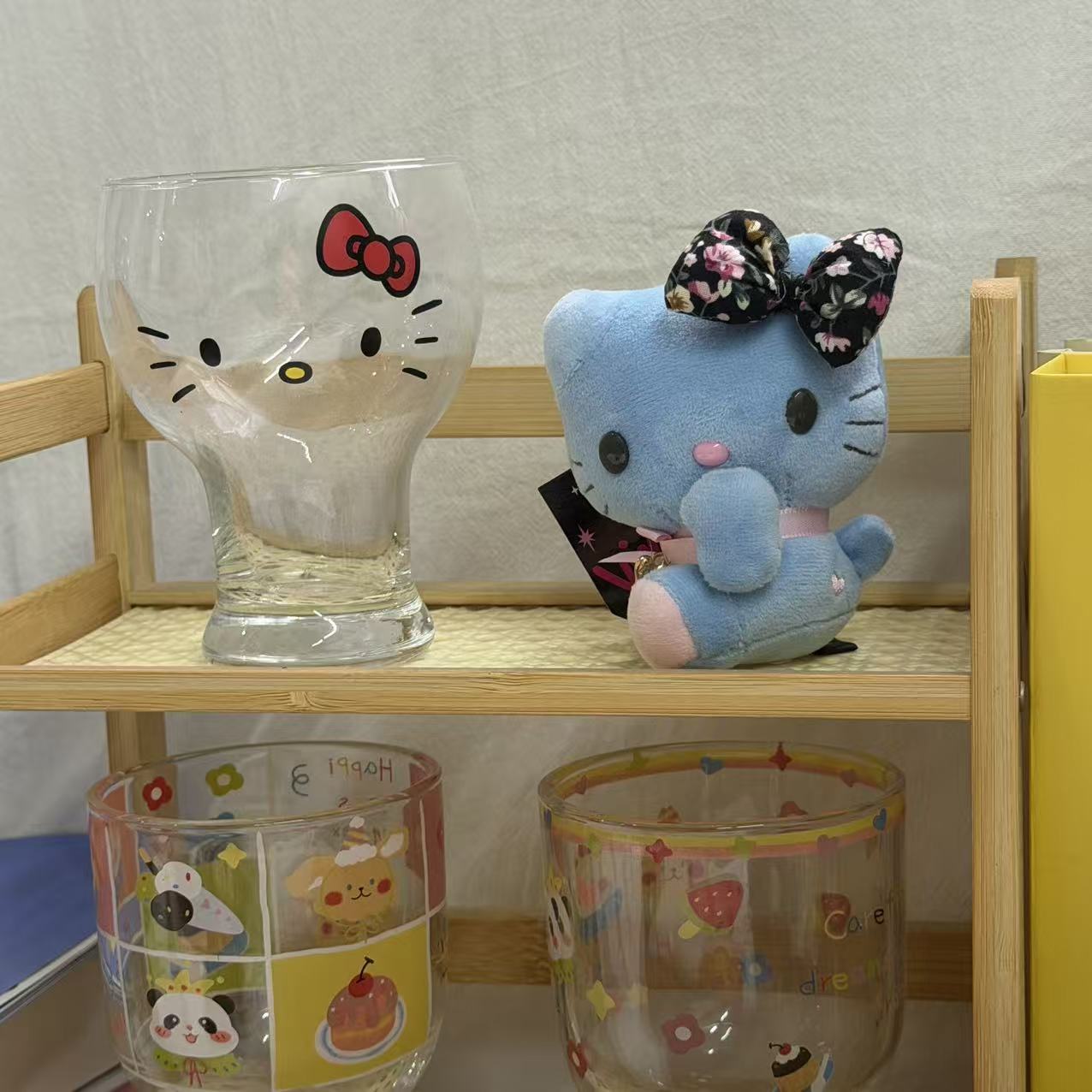 Mavi Hello Kitty Çiçek Desenli - Good Floral & Wedding Decor Supply Photos incelemesi ve fiyatı